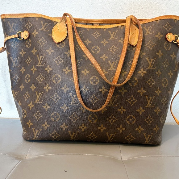 Louis Vuitton Handbags - Louis Vuitton Neverful MM